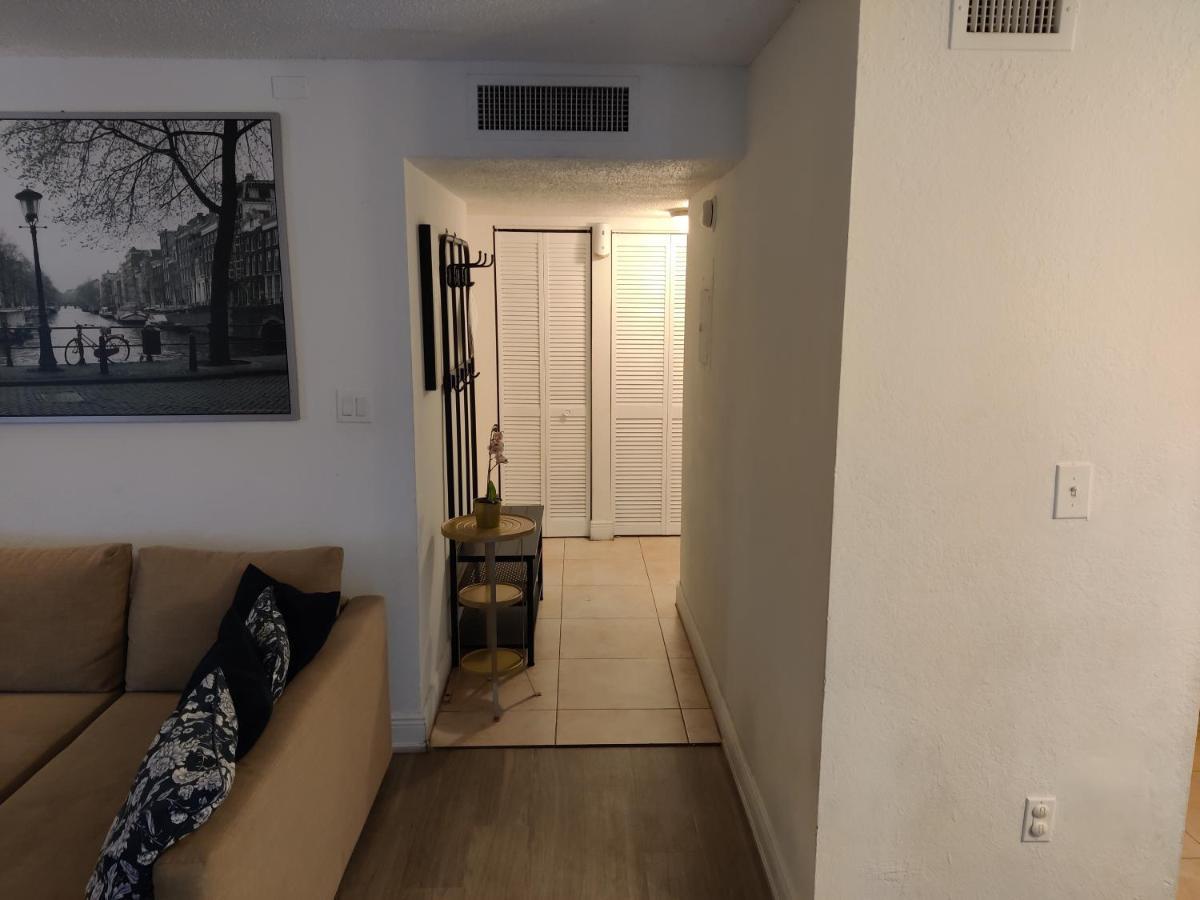 Centauri Vacation Rentals Beautiful 2-Bedroom Condo, Near All Orlando Attractions, Free Parking & Wi-Fi, King Bed Экстерьер фото