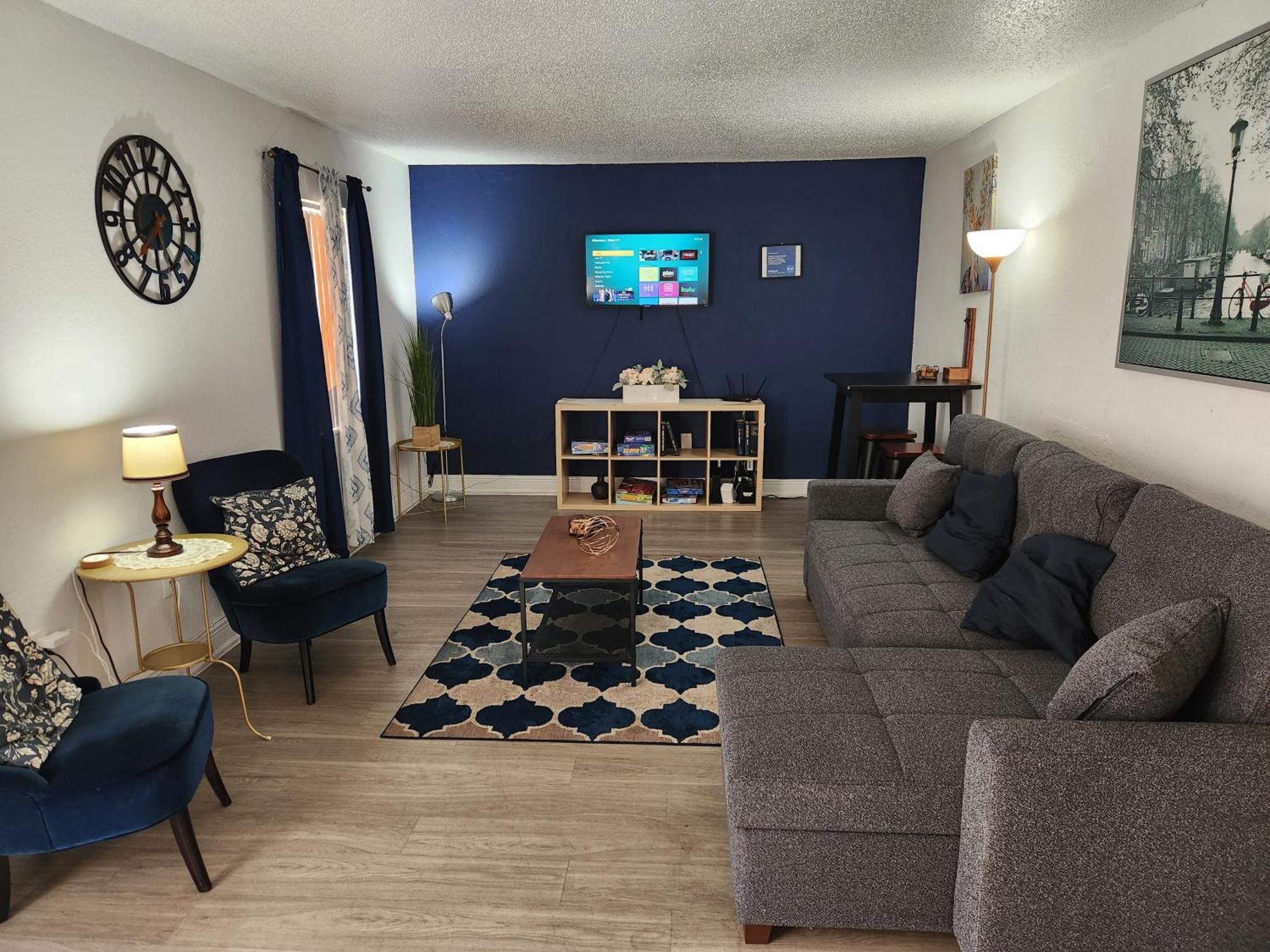 Centauri Vacation Rentals Beautiful 2-Bedroom Condo, Near All Orlando Attractions, Free Parking & Wi-Fi, King Bed Экстерьер фото